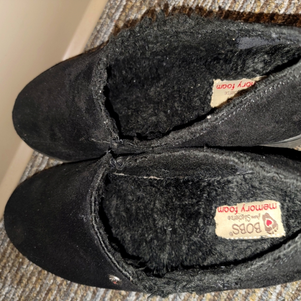 BOBS Alpine Slip ons - Picture 5 of 8